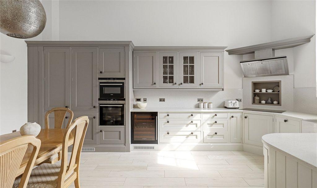Property photo 3 of 12 Kitchen/Dining Room