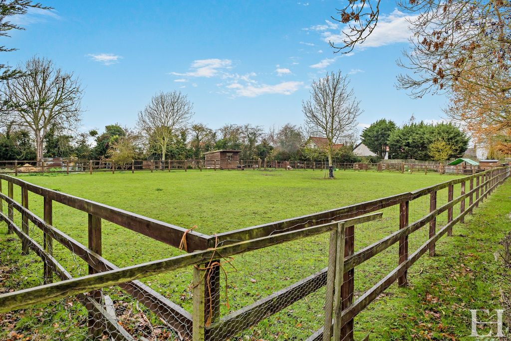 Property photo 3 of 30 4710235