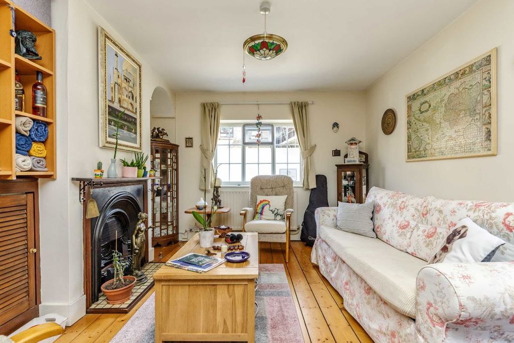 Property photo 2 of 7