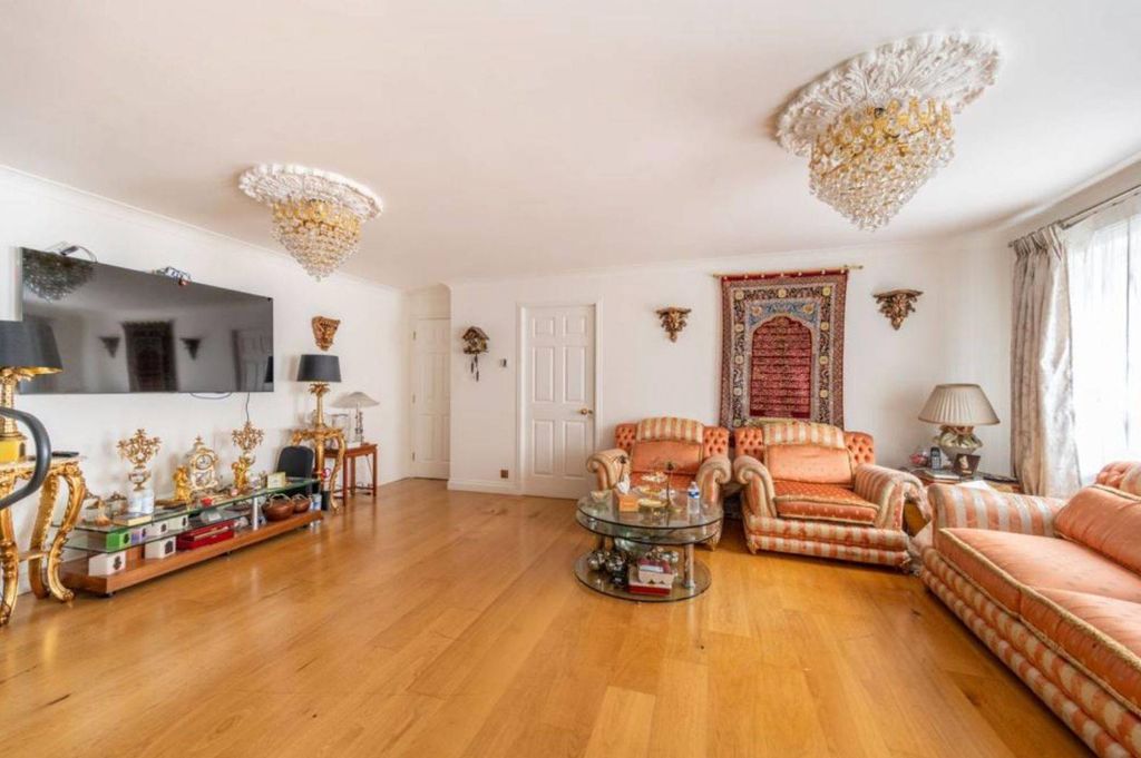 Property photo 2 of 7 Gallery