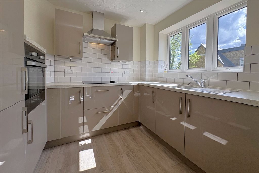 Property photo 3 of 12 Kitchen