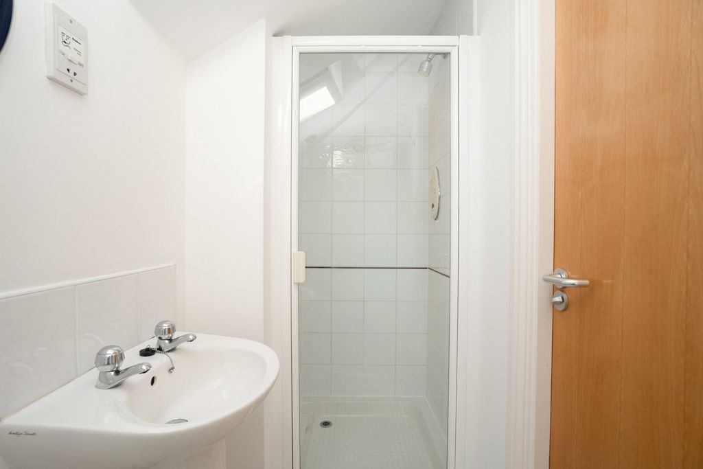 Additional image 33 of 3 bed penthouse for salePenthouse, Kings Court NG1