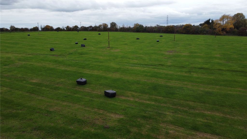 Property photo 2 of 5 12 Acres, Brinkworth