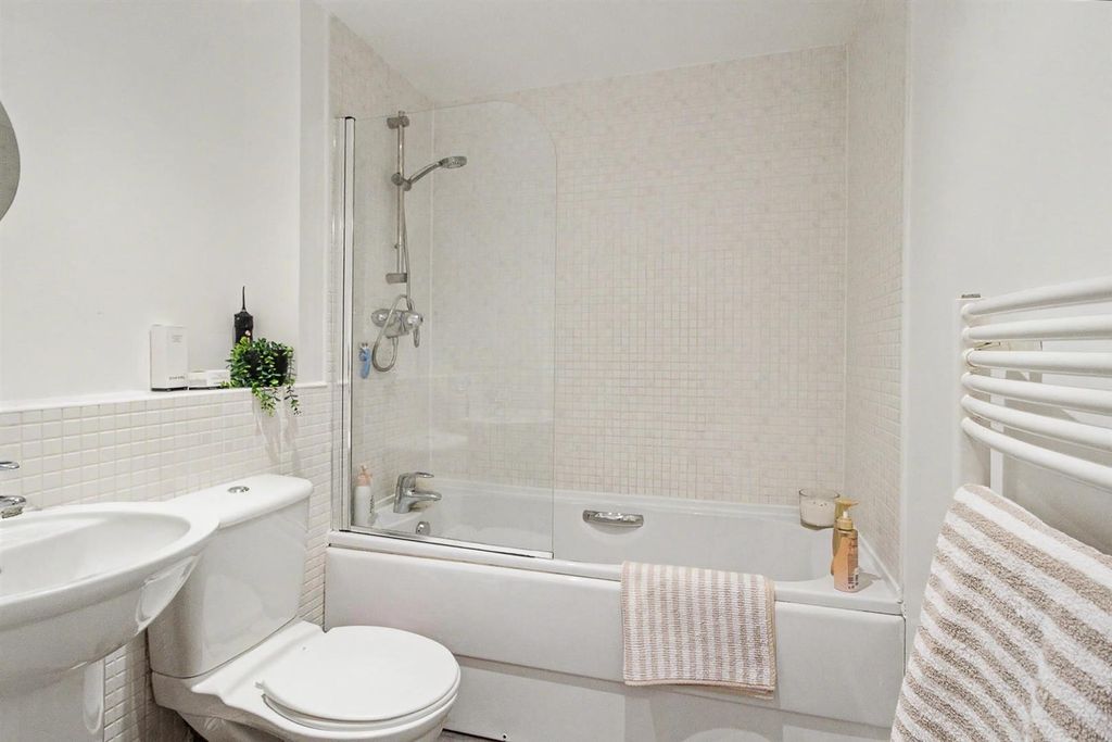 Property photo 3 of 17 Mn4Twdfzeuwyihti99Ggha.Jpg