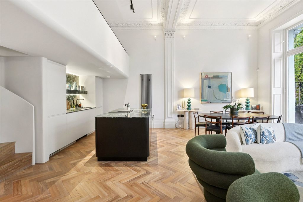 Property photo 2 of 28 Reception/Kitchen