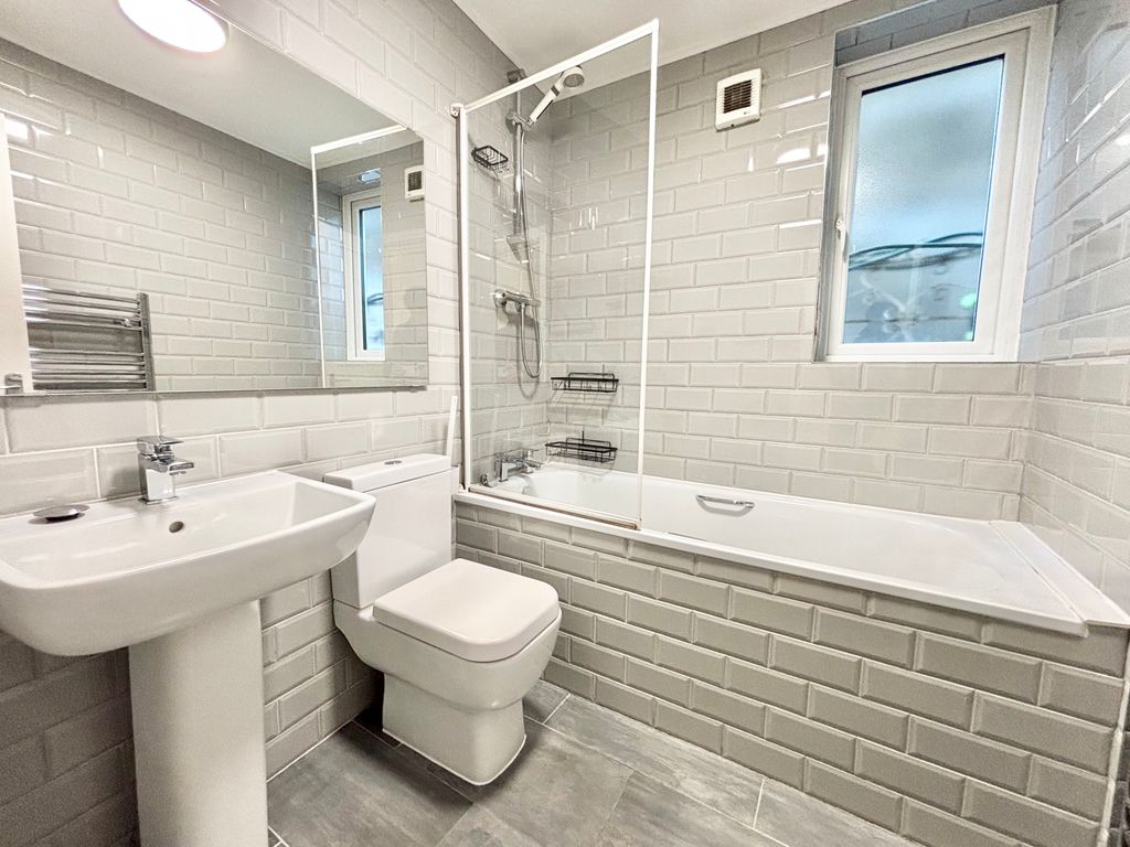 Property photo 3 of 7 Img_4417