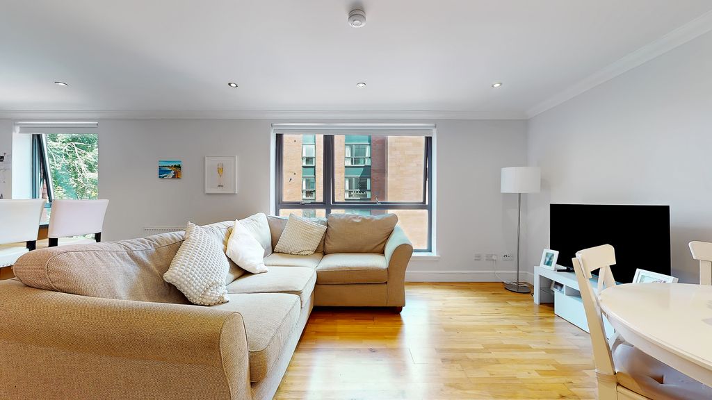 Property photo 2 of 30 19-Print-143 Hayburn Lane Flat 3.4_25
