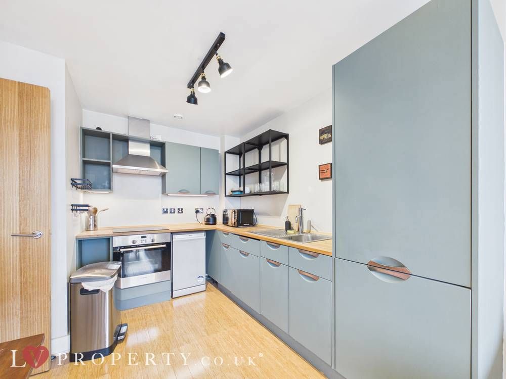 Property photo 1 of 6 Giraffe360-Still001