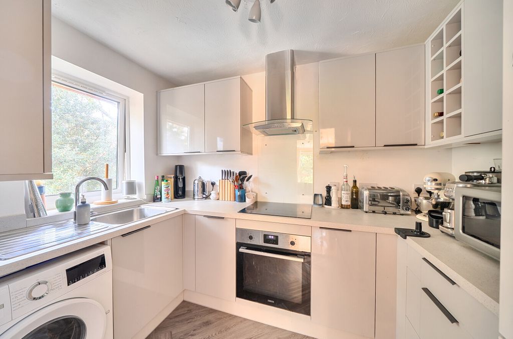 Property photo 2 of 13 1508747-14-6A7F4F...