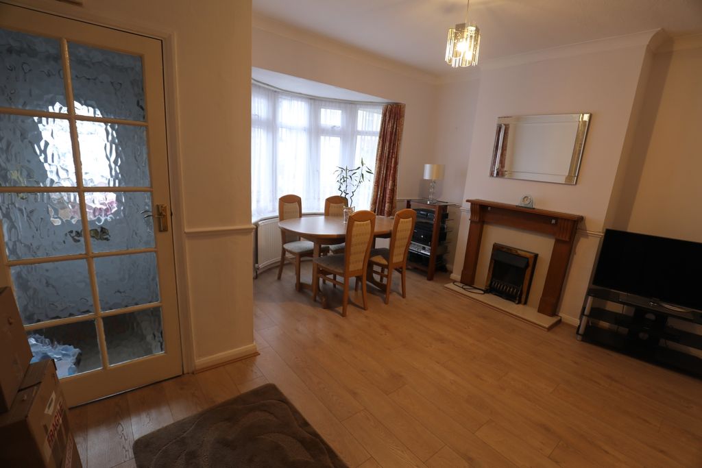 Property photo 2 of 10 8E0A9367