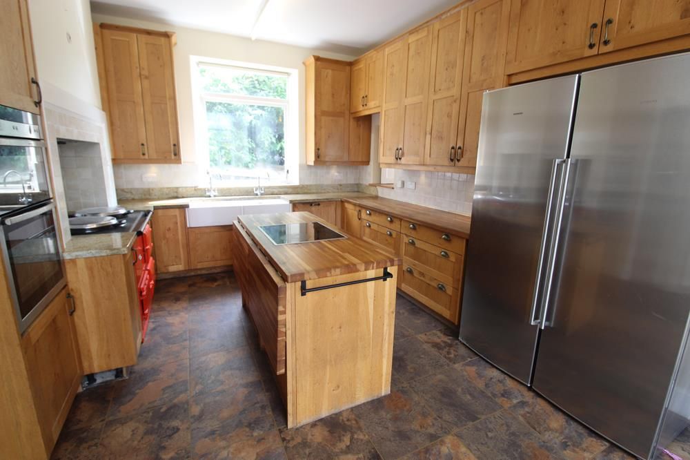 Property photo 3 of 20 Dining Kitchen