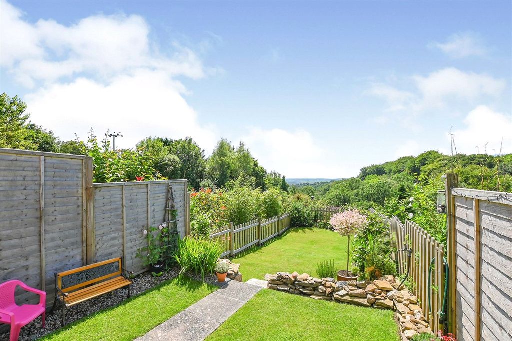 Property photo 3 of 11 Garden