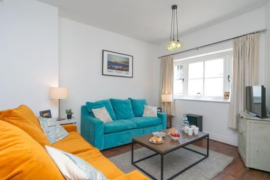 Property photo 3 of 9