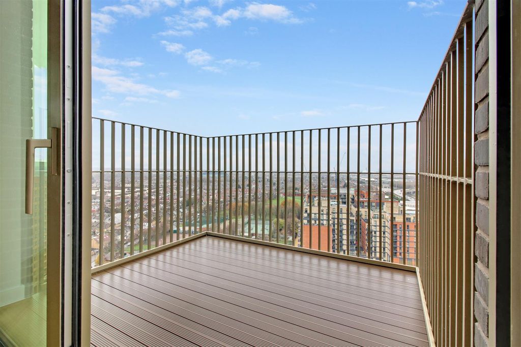 Property photo 3 of 11 Wayne & Silver