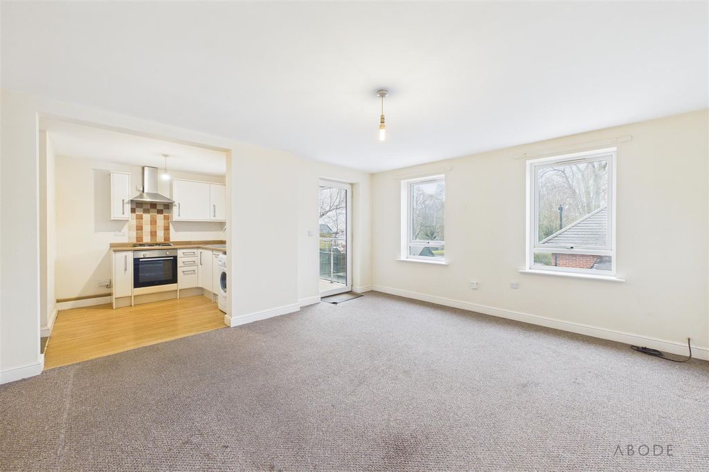 Property photo 2 of 12 Cam02544G0-Pr0370-Still011.Jpg