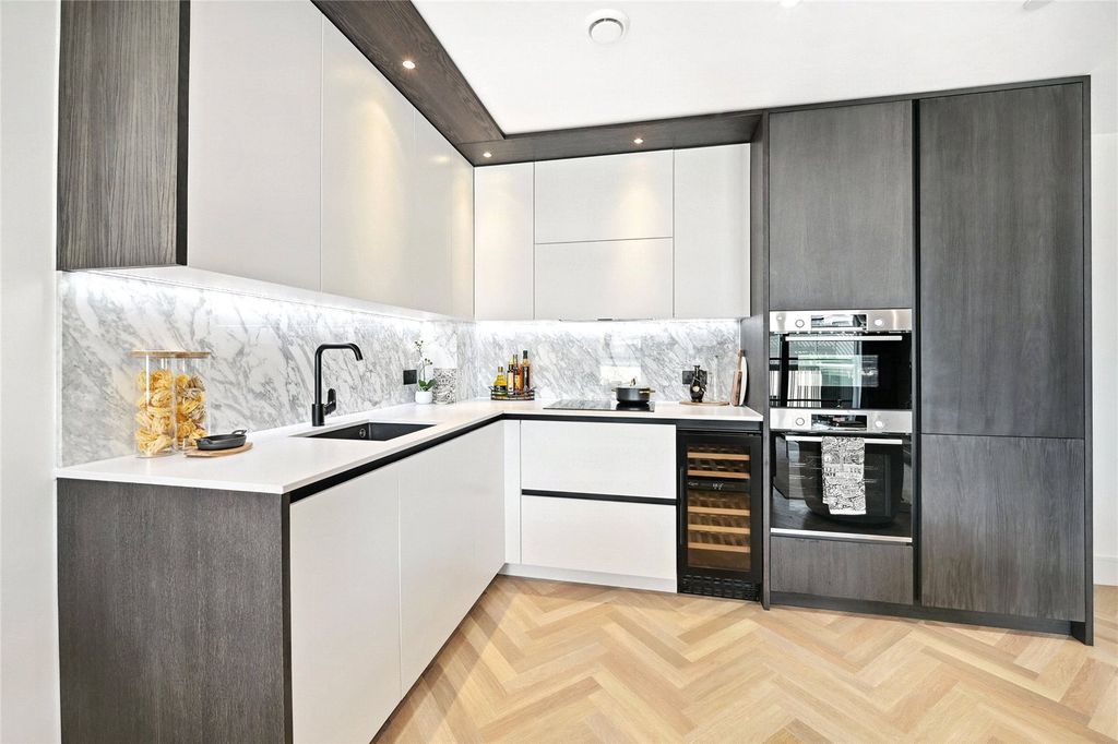 Property photo 3 of 7 Brigade Court