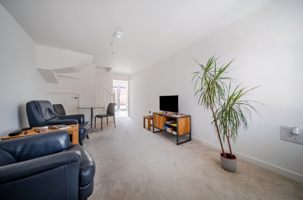 Property photo 2 of 20 17-6A7329A2Dac10-1501823-19Fd1d31Cbcff-17-17