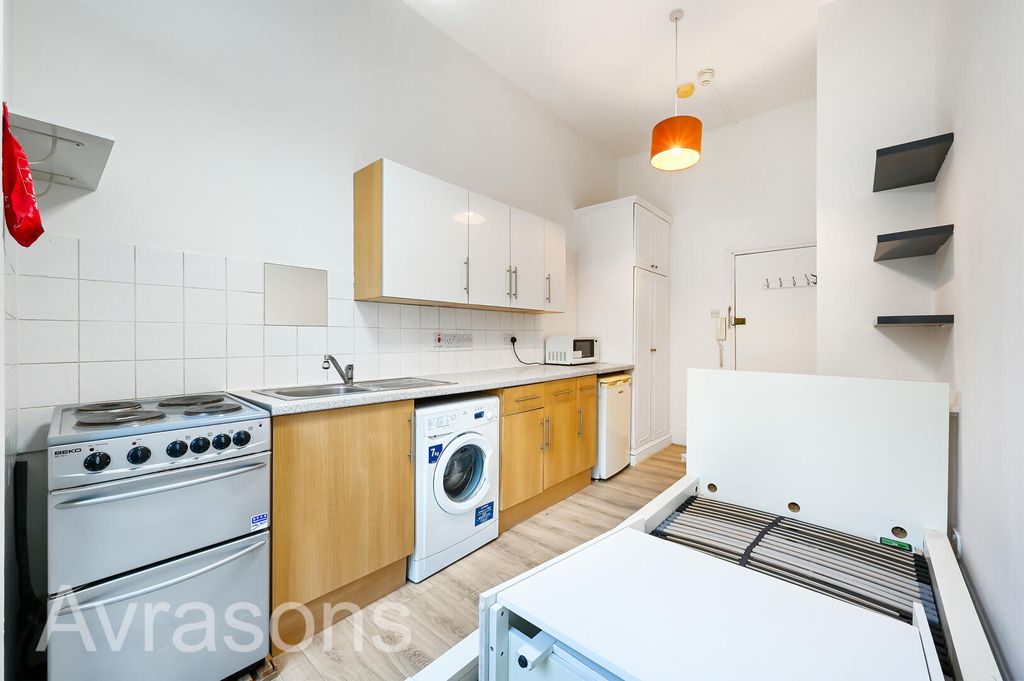 Property photo 1 of 10 Kitchen