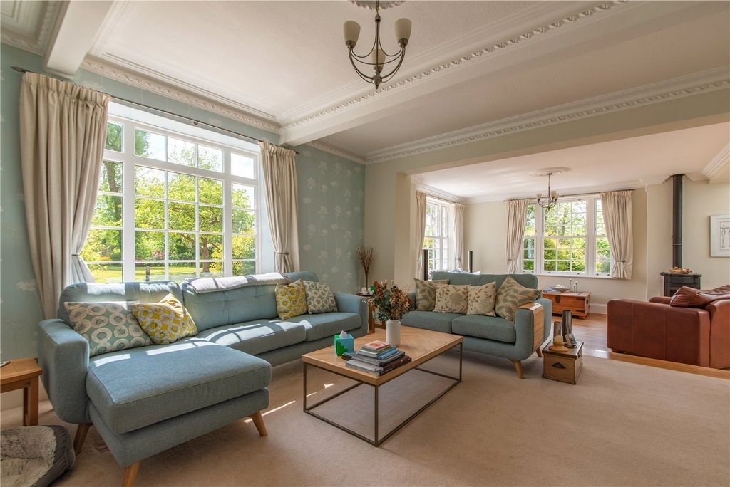 Property photo 2 of 28 Sitting Room