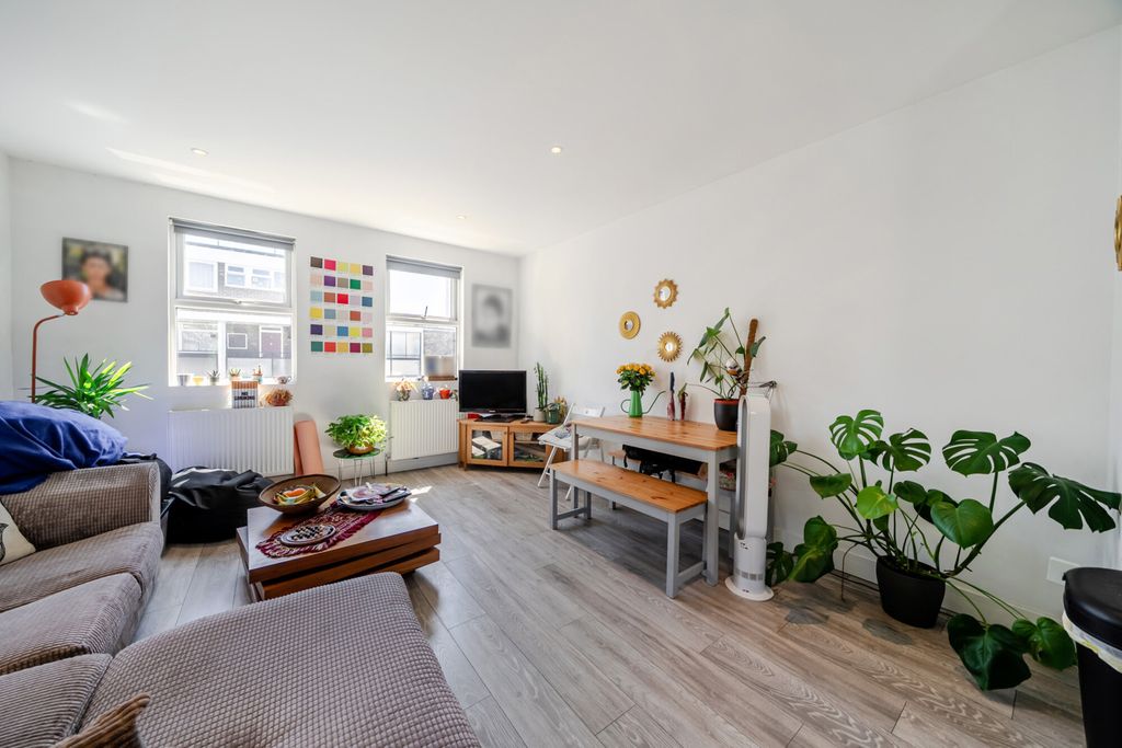 Property photo 3 of 18 1497870-12-6A6761...
