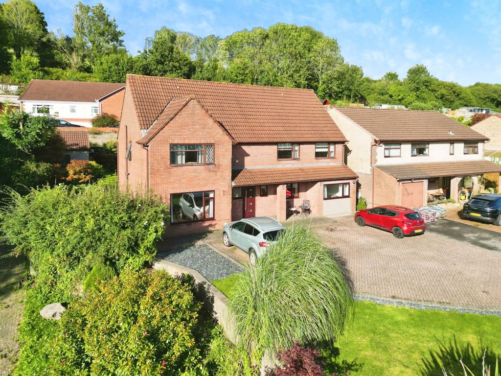 Property photo 1 of 30