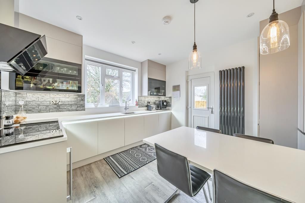 Property photo 3 of 21 Kitchen