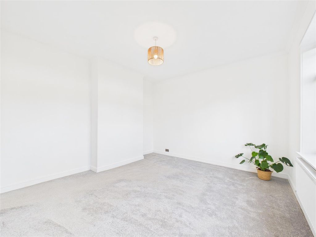 Property photo 2 of 16 Cam05207G0-Pr0086-Still010.Jpg