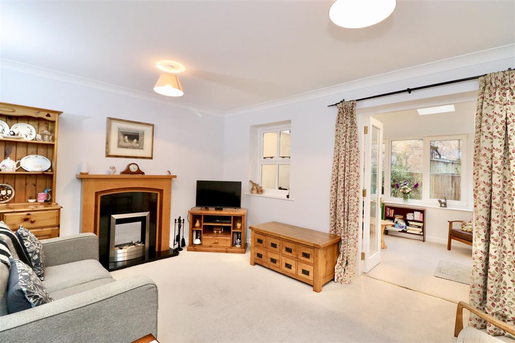 Property photo 3 of 13