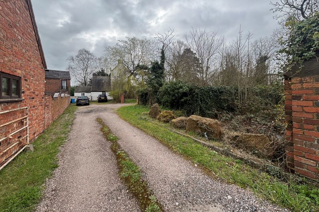 Property photo 3 of 31