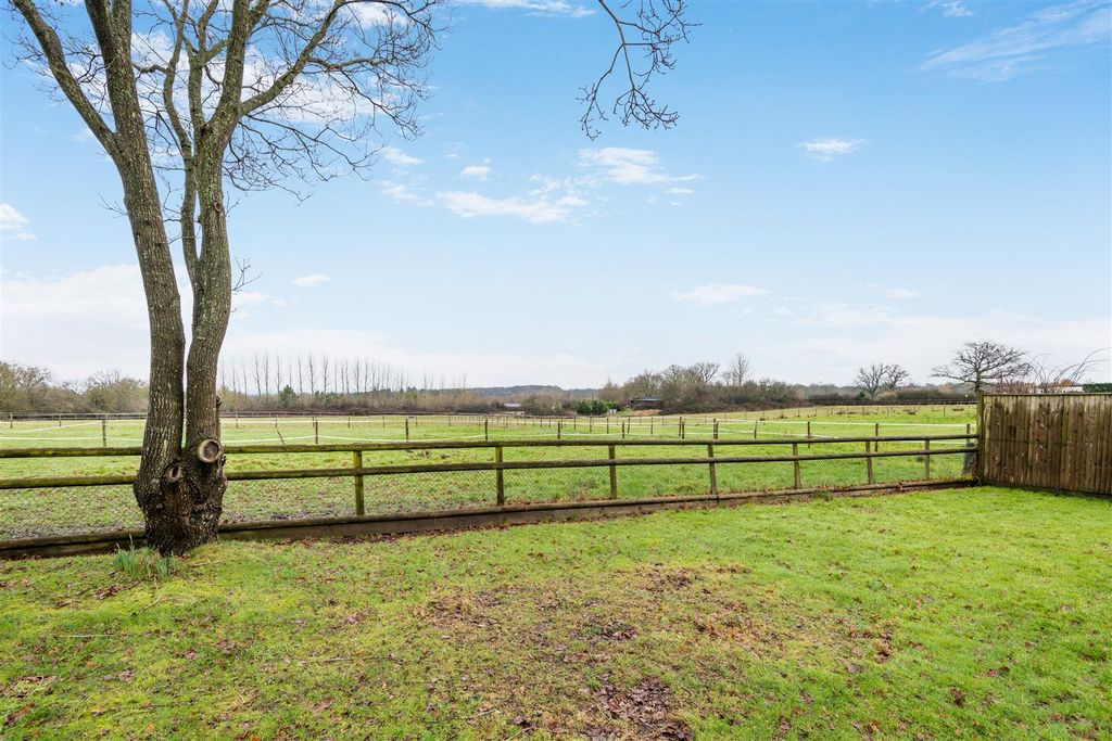 Property photo 2 of 20 Garden