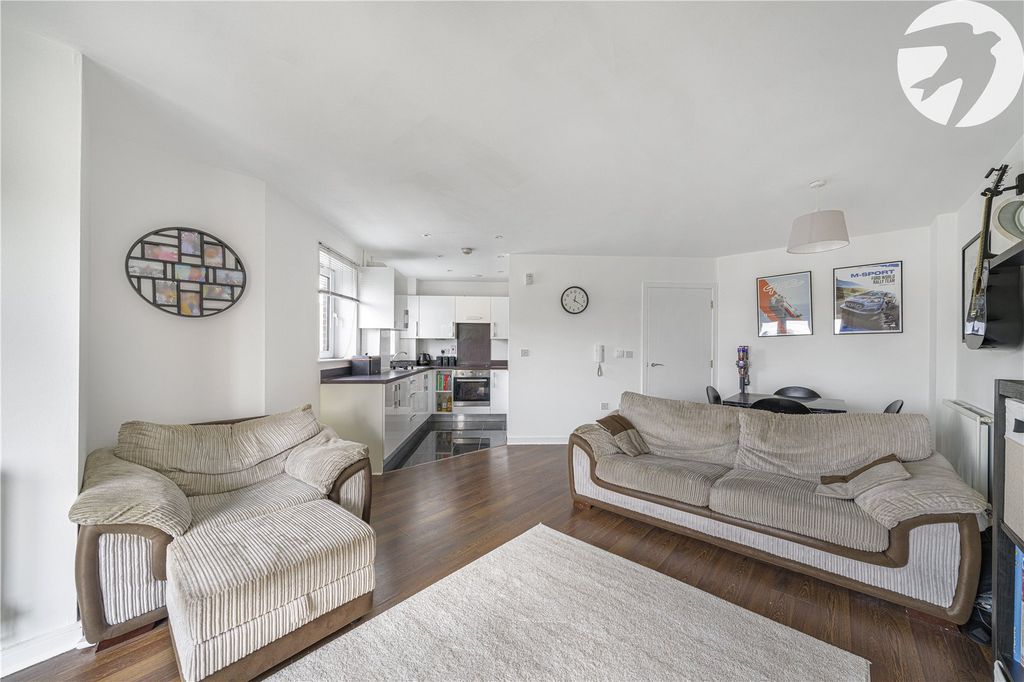 Property photo 2 of 28 Living Room