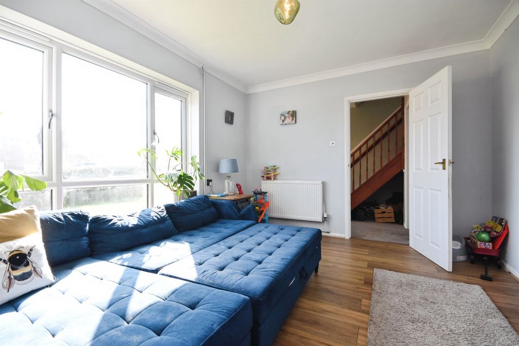Property photo 3 of 16