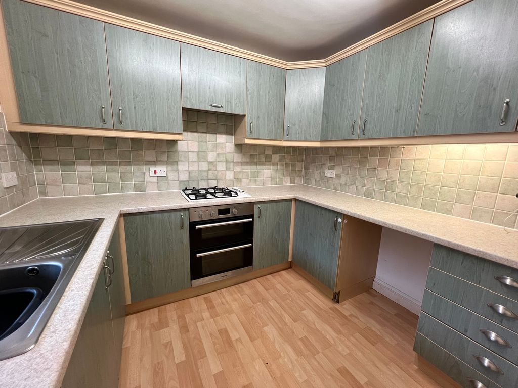 Property photo 2 of 13 Kitchen