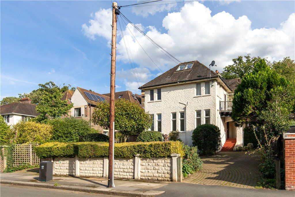 Property photo 2 of 25 Picture No. 32