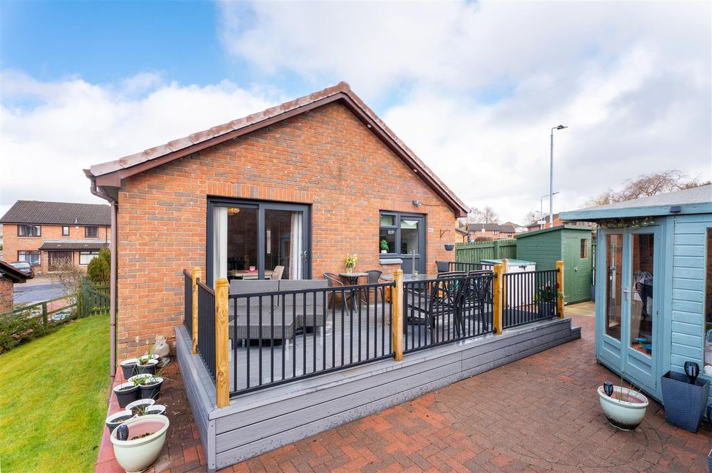 Property photo 3 of 26 26Elmhurst-23.Jpg