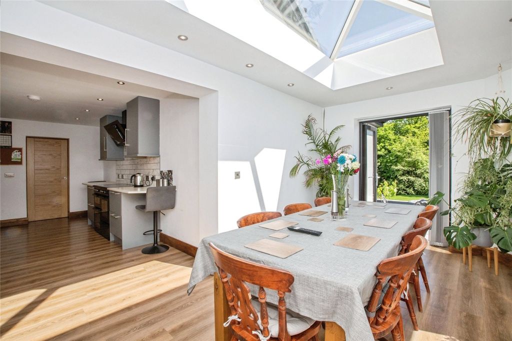 Property photo 3 of 35 Kitchen/Orangery