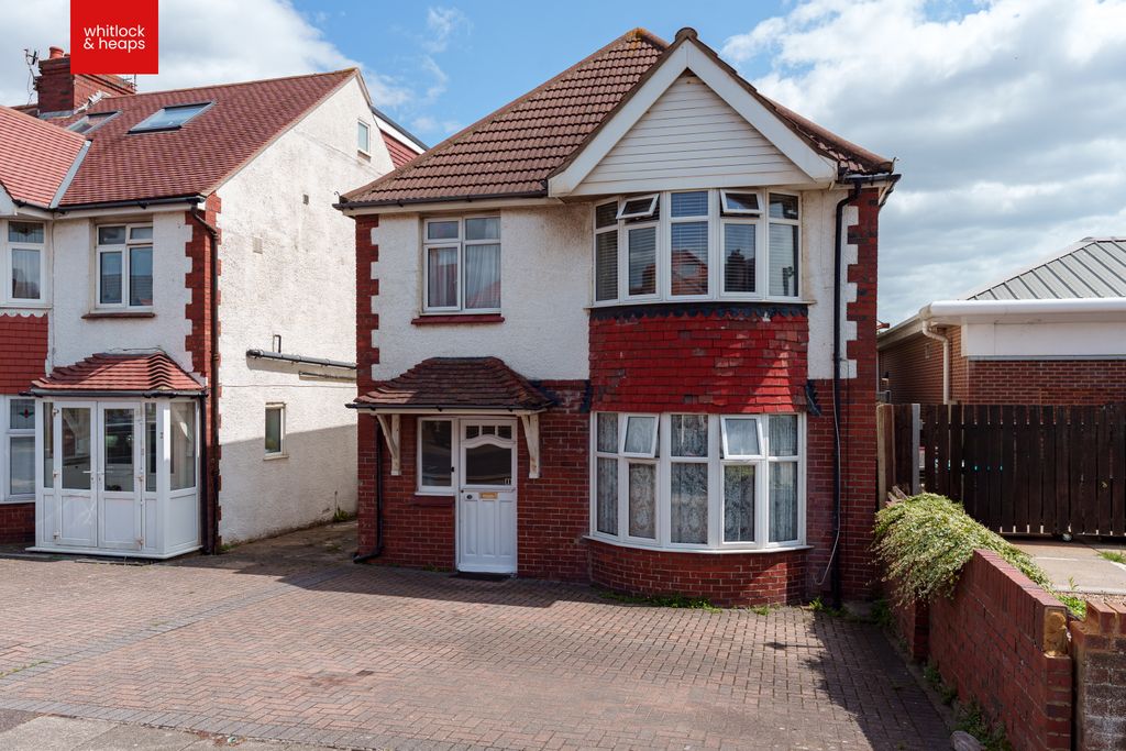 Property photo 1 of 12