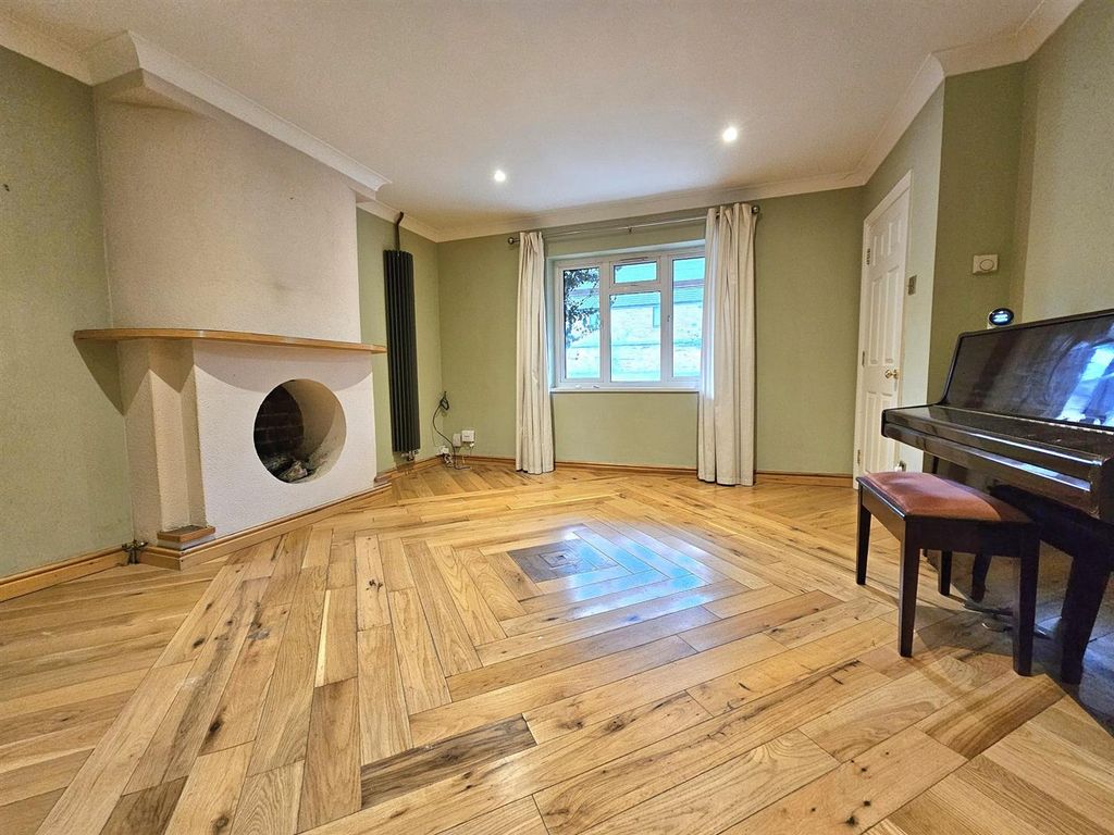 Property photo 3 of 14