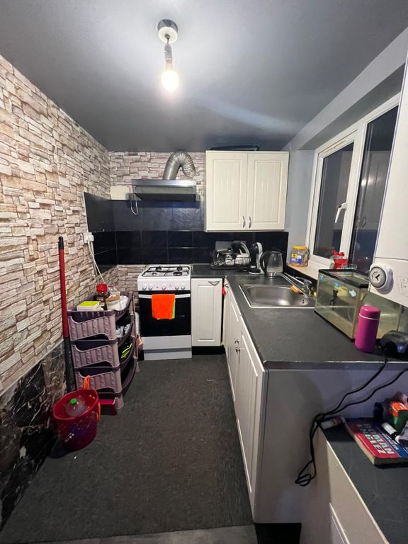 Property photo 2 of 8 Gallery