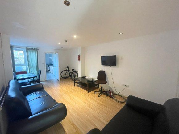 Property photo 1 of 11 9374174.Jpg