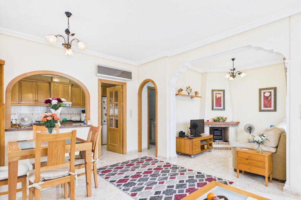 Property photo 2 of 46