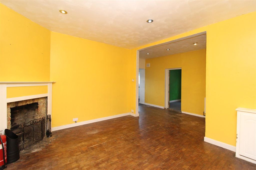 Property photo 3 of 11