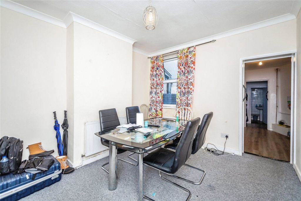 Property photo 3 of 25 Picture No. 02