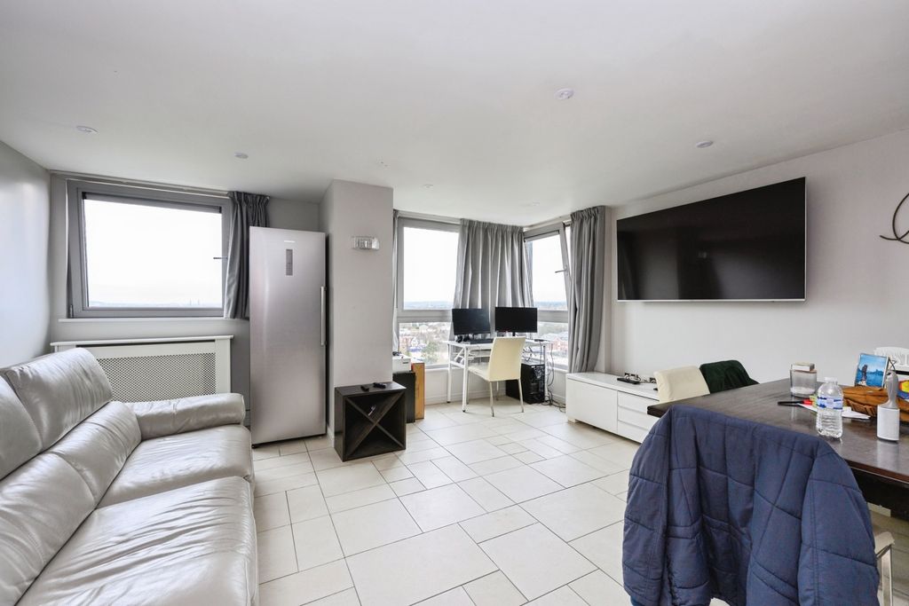 Property photo 1 of 18 Pbox-Img.Jpg