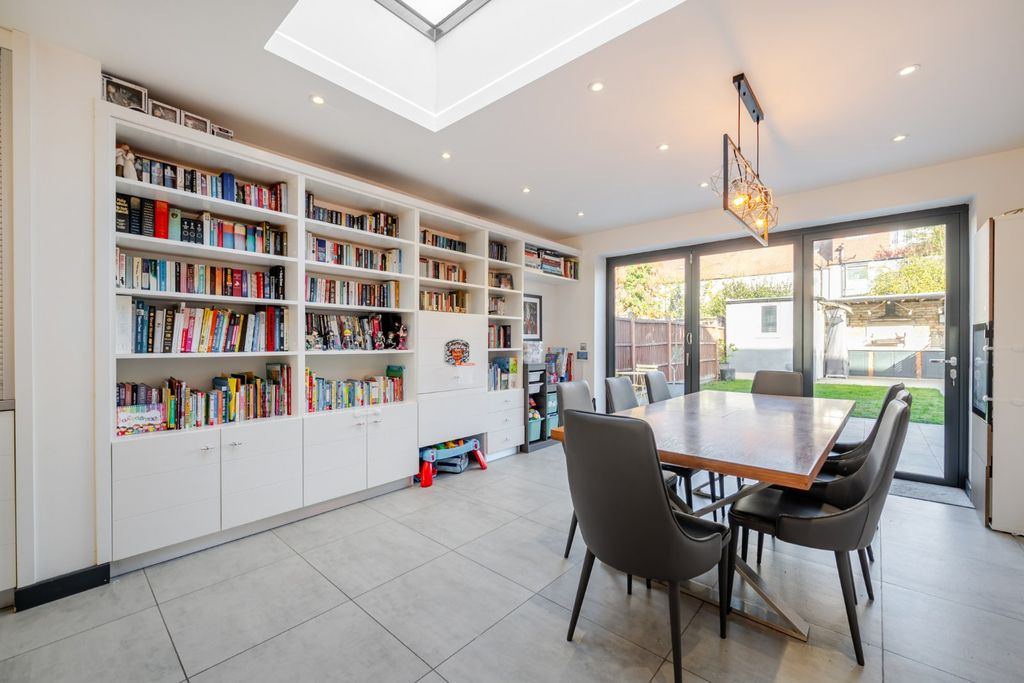 Property photo 2 of 12 Picture No. 08