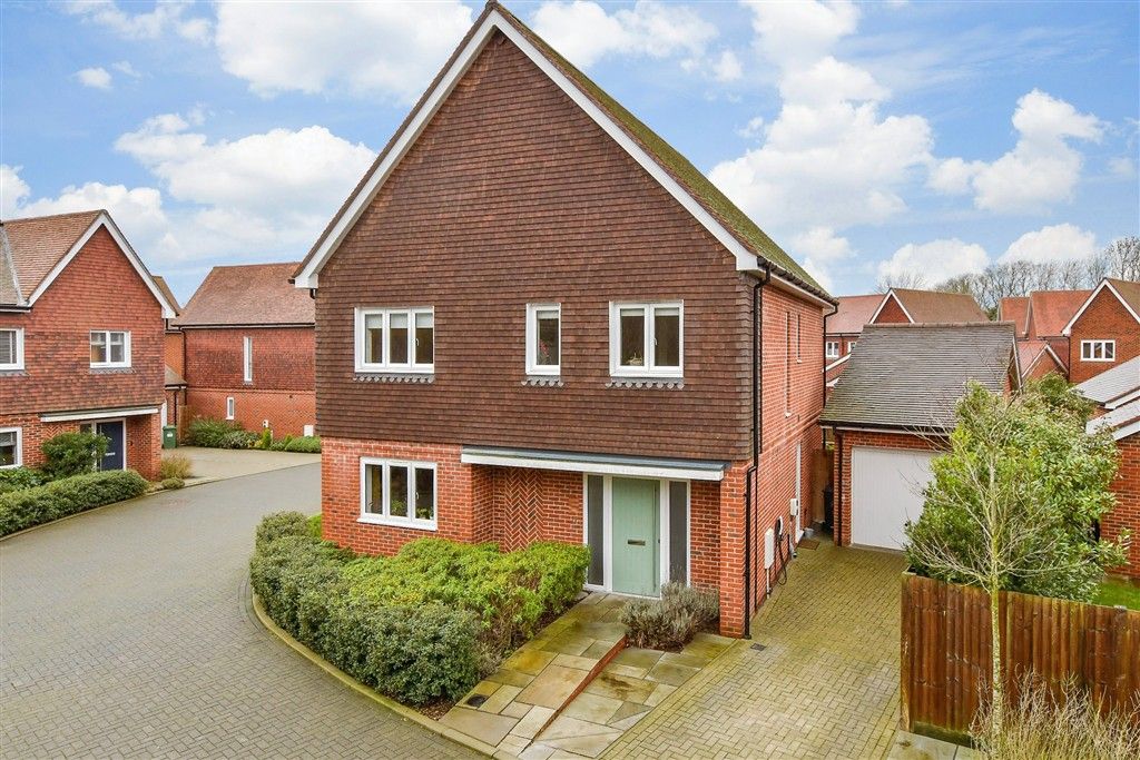 Property photo 1 of 14 Front