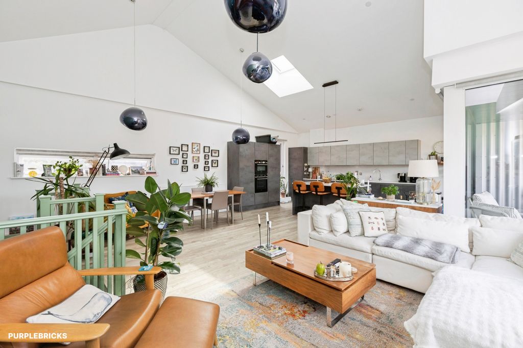 Property photo 1 of 34 Open Plan Living