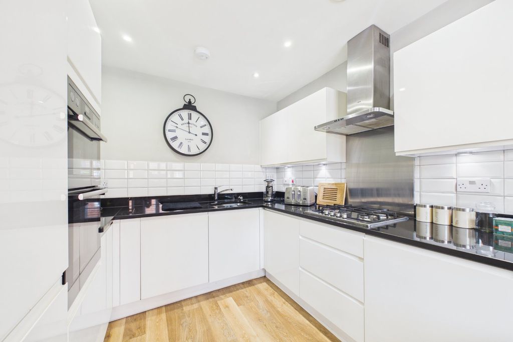 Property photo 2 of 14 Picture No. 12