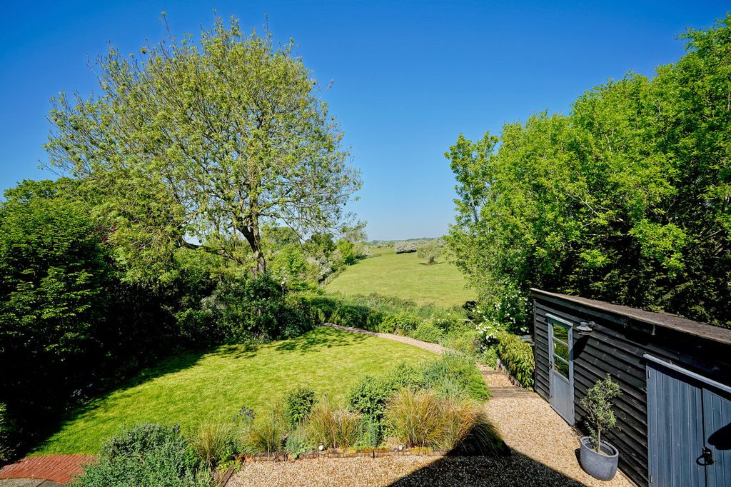 Property photo 3 of 25