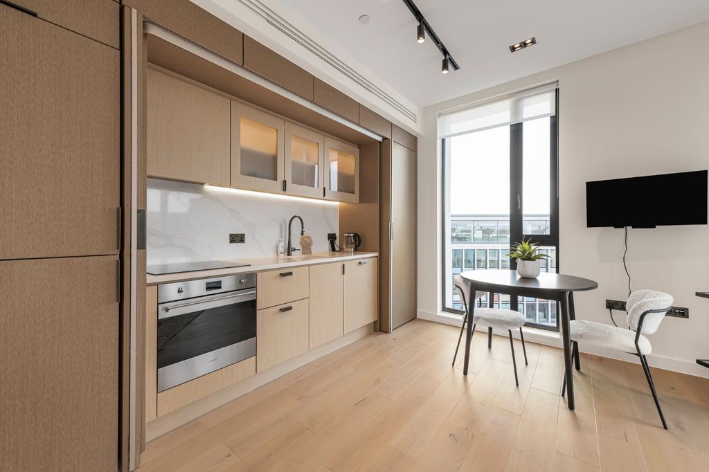 Property photo 2 of 13 Picture No. 14